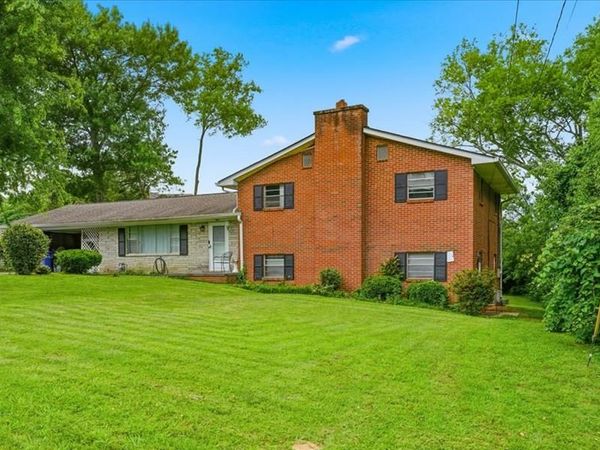 1061 S. Linden Dr., Alcoa, TN 37701