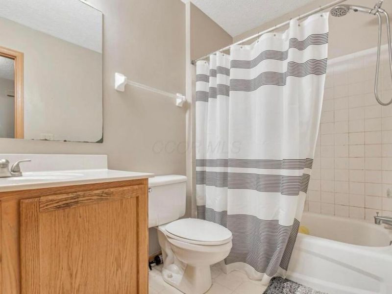 3150 Berkley Pointe Drive, Columbus, OH 43230 Photo 13