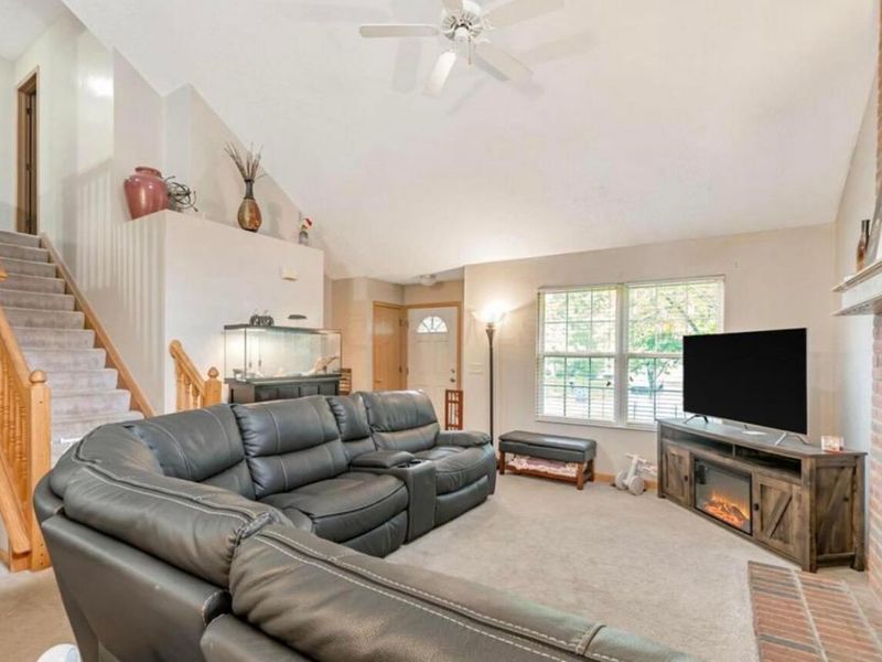 3150 Berkley Pointe Drive , Columbus, OH 43230 Photo 2