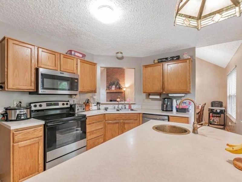 3150 Berkley Pointe Drive , Columbus, OH 43230 Photo 7