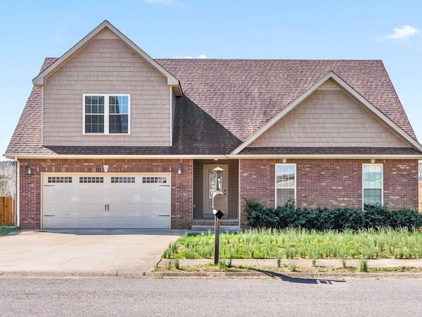 1320 Canyon Pl, Clarksville, TN 37042