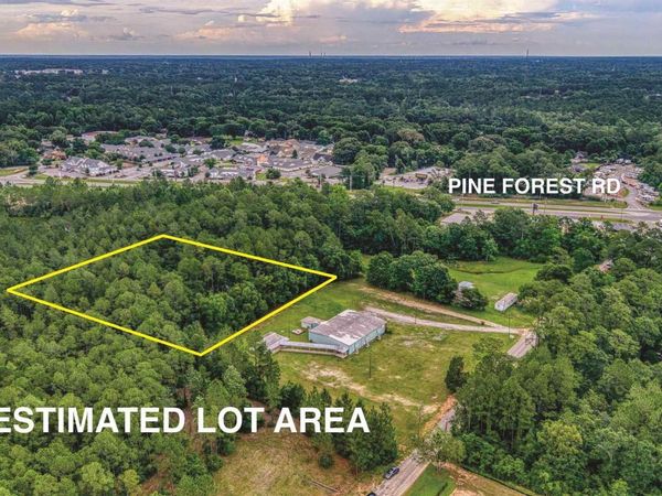 000 Stratford Rd, Pensacola, FL 32526