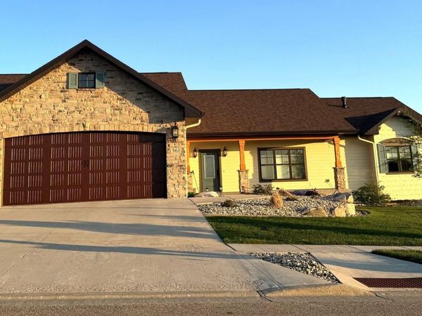 560 15TH AVENUE NW, Watertown, SD 57201