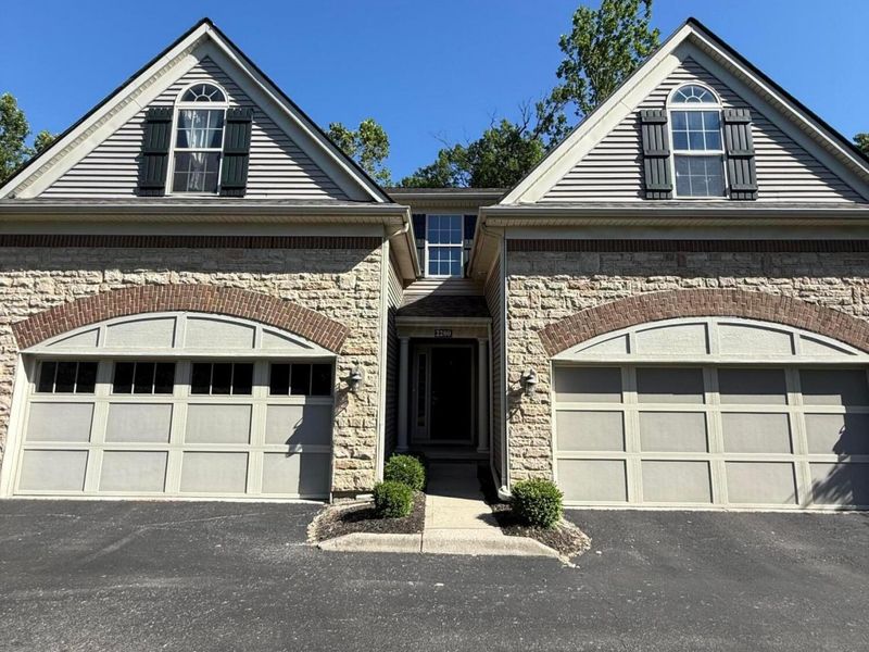 2280 Village At Bexley Drive, Columbus, OH 43209 Photo 2