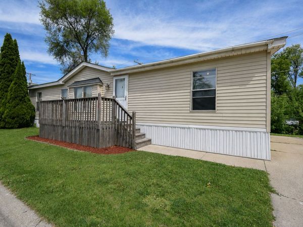 38703 N Sheridan Road , Beach Park, IL 60099