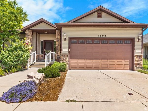 4602 S HATHAWAY DR E, Roy, UT 84067