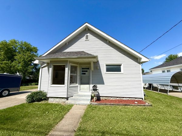 1004 LINCOLN, Muscatine, IA 52761