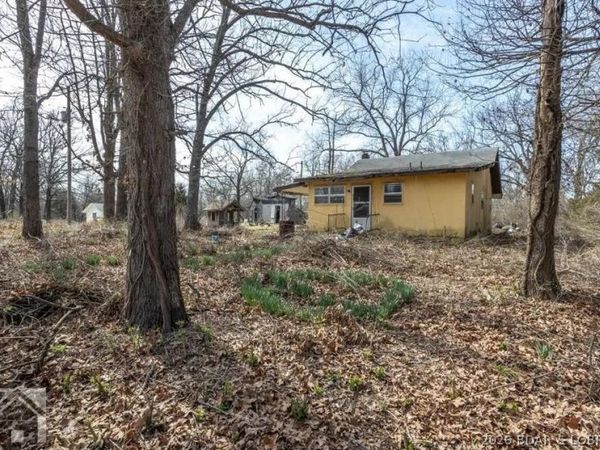 1433 Rolling Hills Road , Lebanon, MO 65536