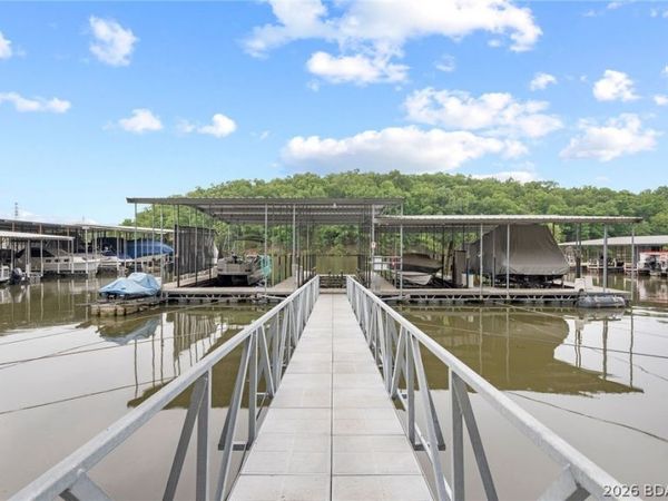900 Old Toy Lane , Osage Beach, MO 65065