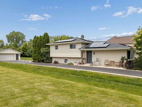 510 N Warwick Avenue , Westmont, IL 60559