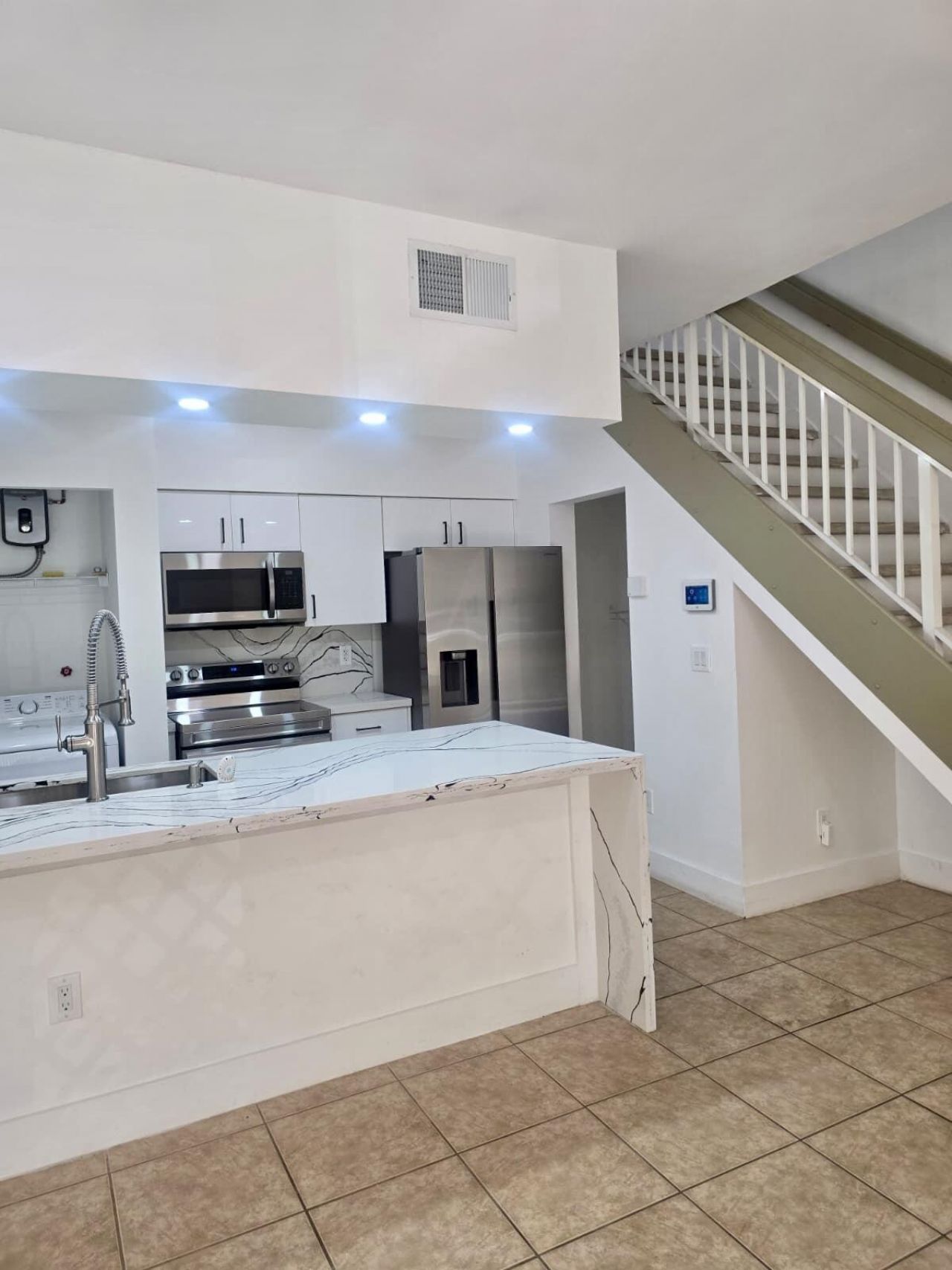 18338 NW 68th Avenue, Unit B, Hialeah, FL 33015 Photo