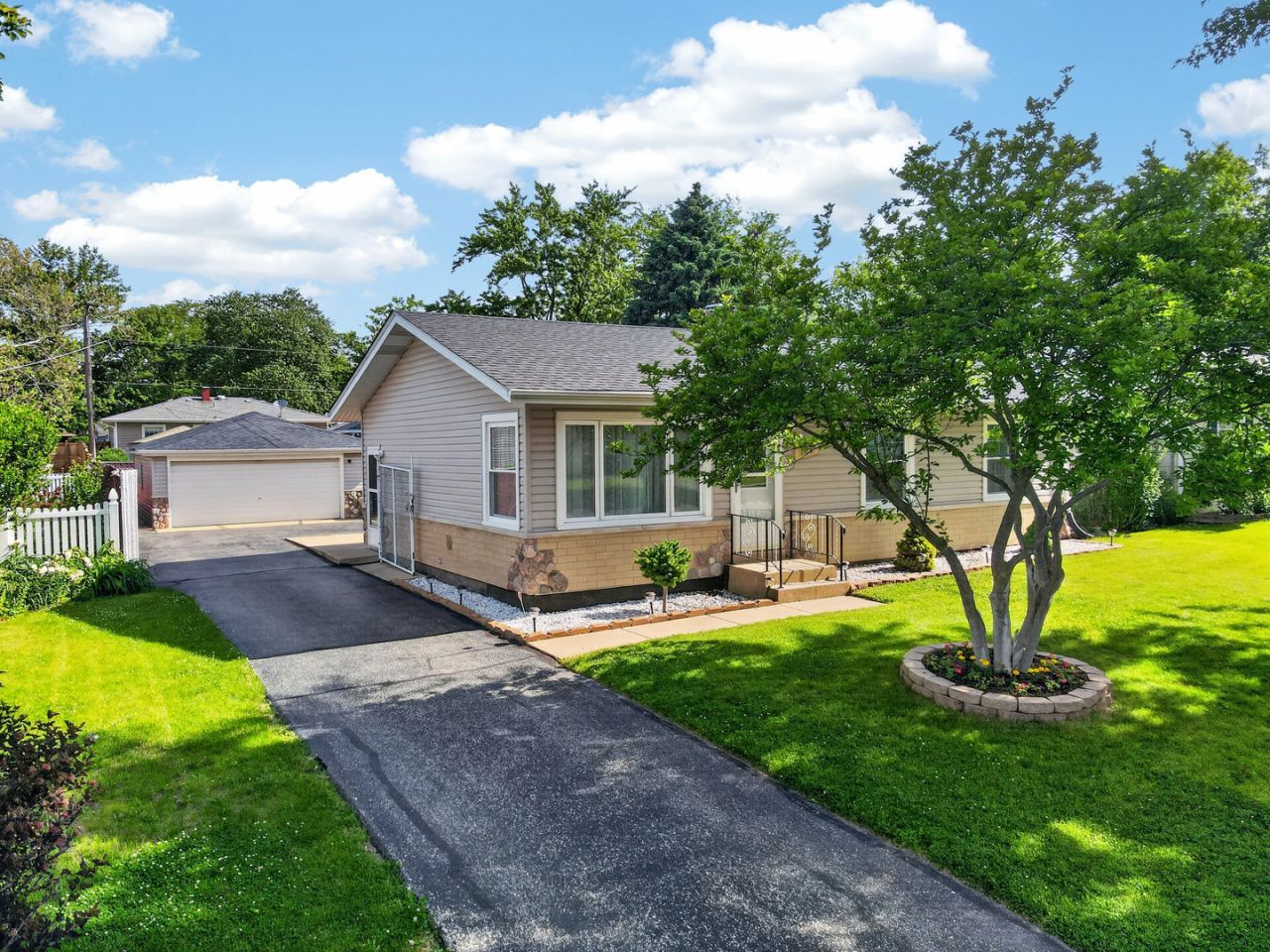 1104 Basin Drive , Lockport, IL 60441