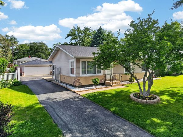 1104 Basin Drive , Lockport, IL 60441