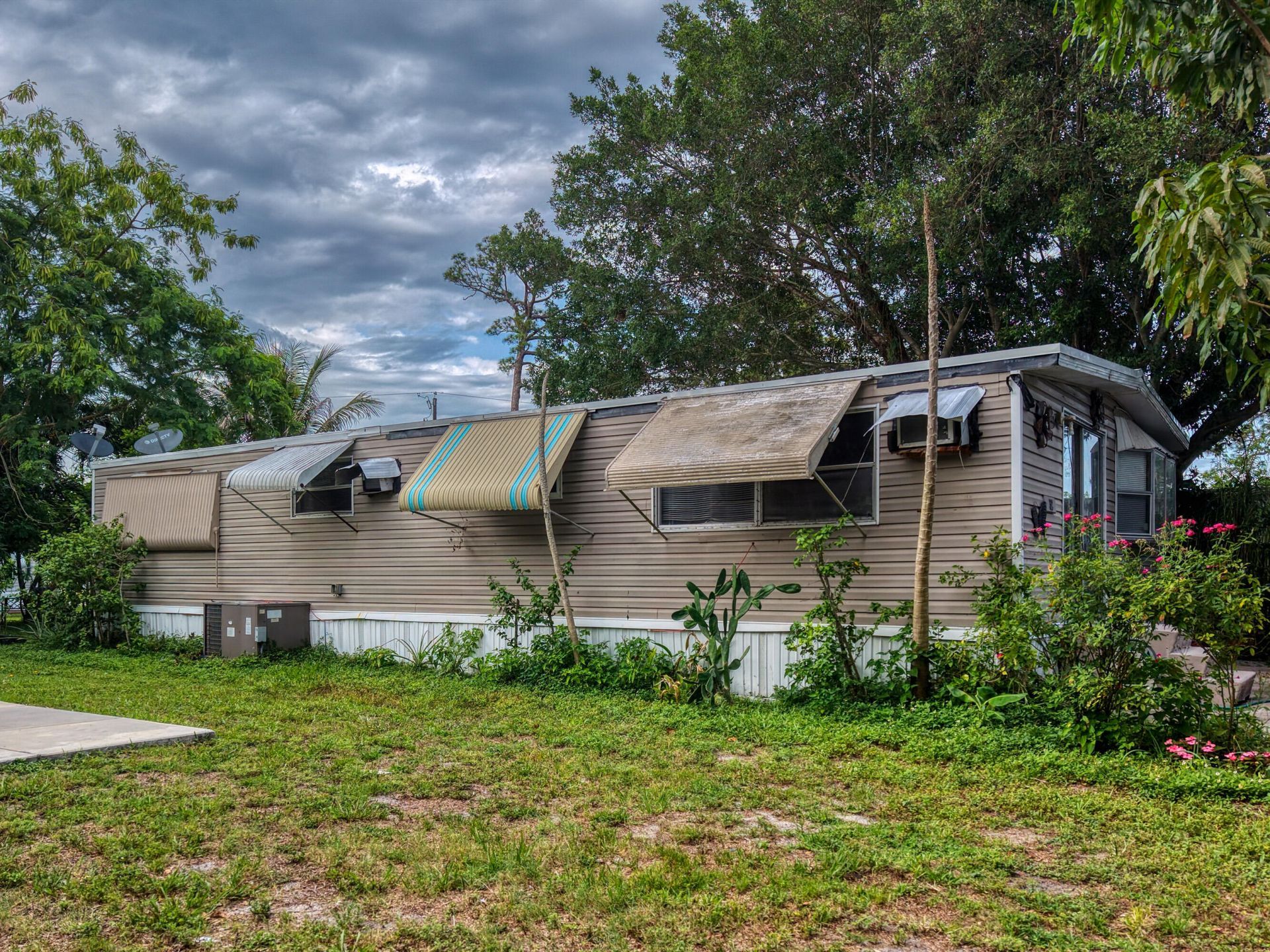 32 Lisa Lane, Greenacres, FL 33463 Photo