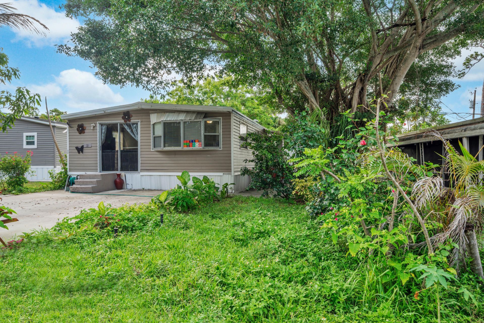 32 Lisa Lane, Greenacres, FL 33463 Photo
