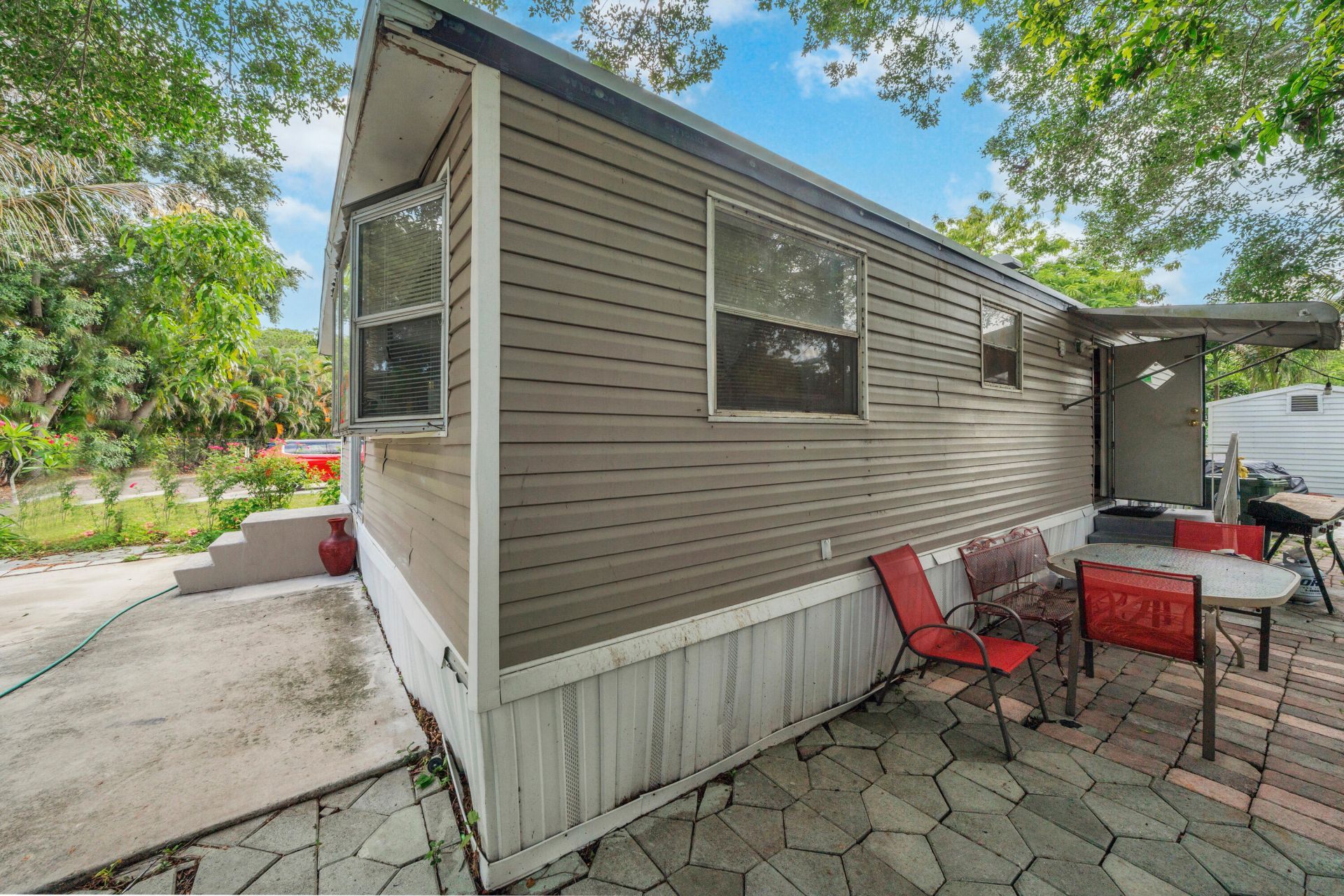 32 Lisa Lane, Greenacres, FL 33463 Photo