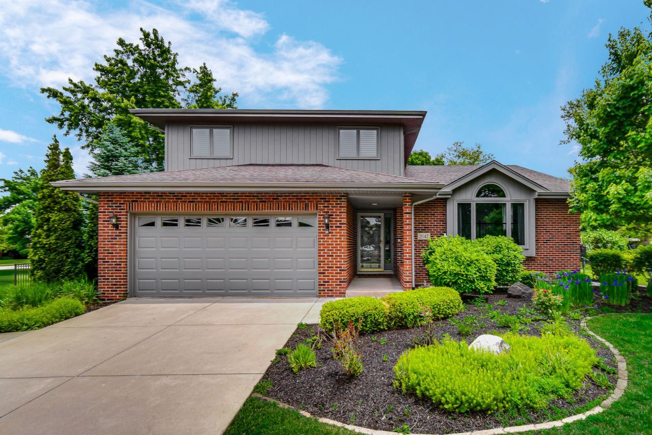 21147 Hunter Woods Drive , Frankfort, IL 60423