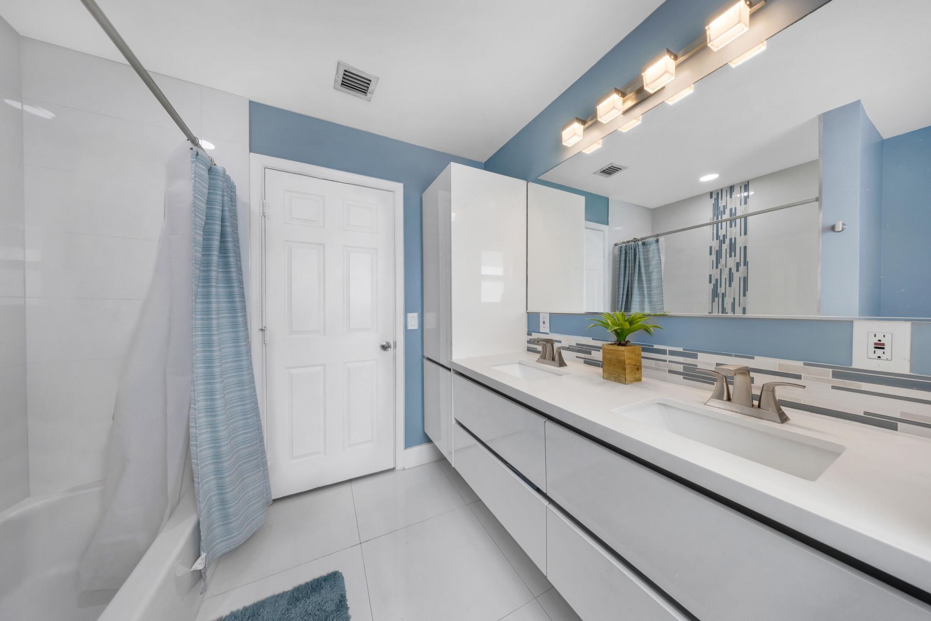16773 NW 16th Street, Pembroke Pines, FL 33028 Photo