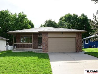 5540 Thistle Circle, Lincoln, NE 68516