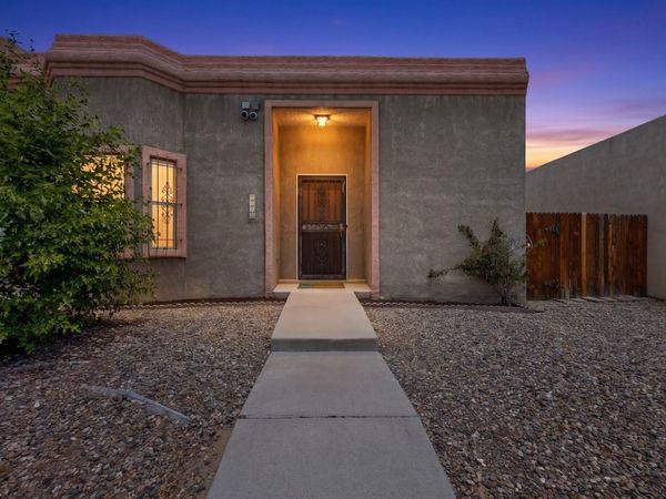 7709 Pinewood Drive NW, Albuquerque, NM 87120