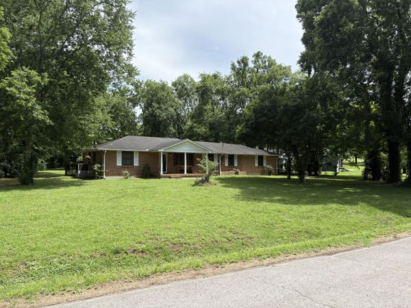 456 Ewing Ln , Nashville, TN 37207