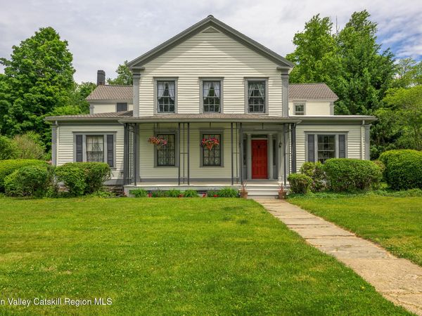 24 Albany Avenue, Kinderhook, NY 12106