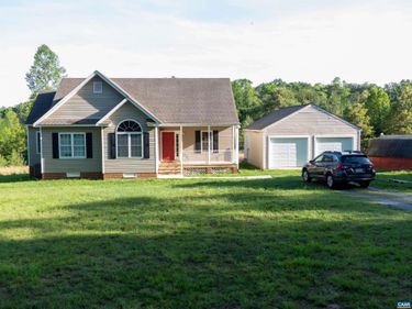 1307 HARDWARE RD , Scottsville, VA 24590
