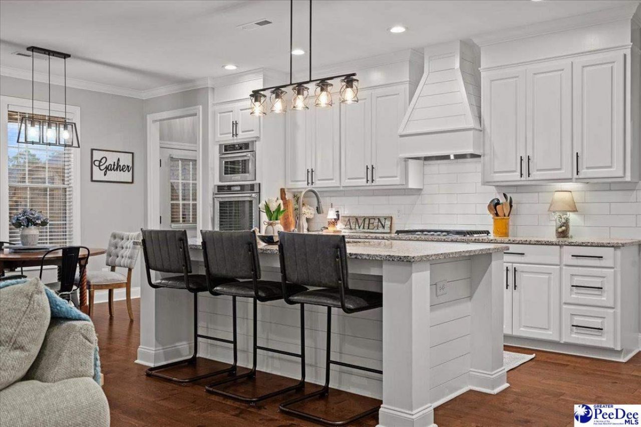 3150 Woodside Dr. Photo 4
