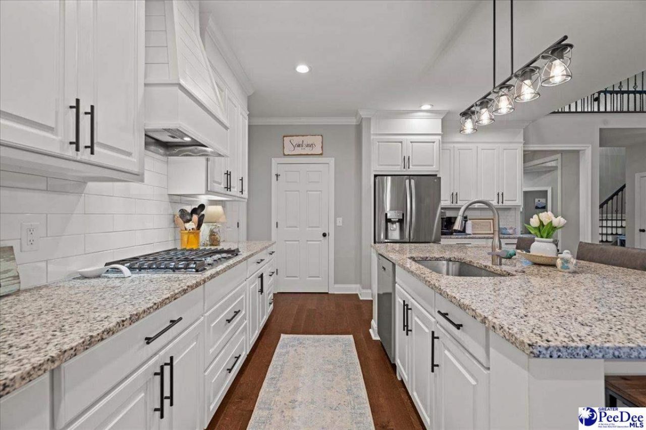 3150 Woodside Dr. Photo 5