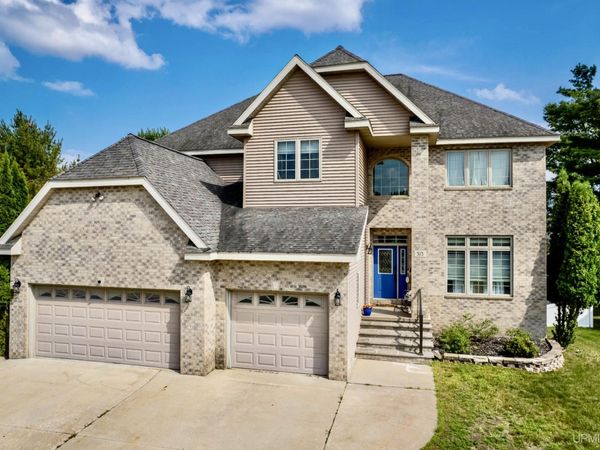 513 S 32nd Street, Escanaba, MI 49829