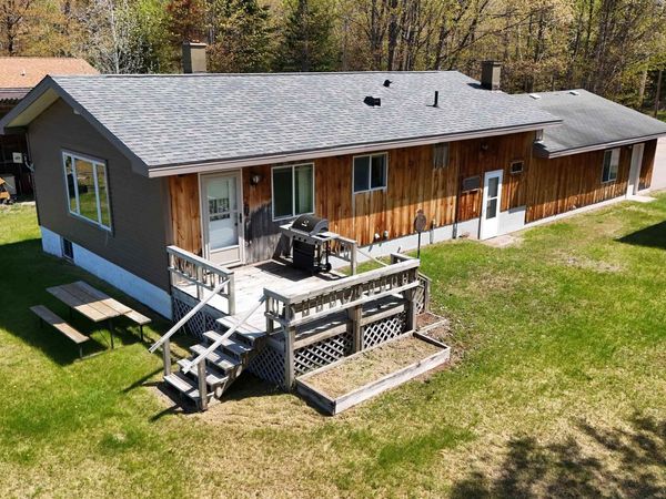 4467 N Lighthouse Road, Powell Twp, MI 49885
