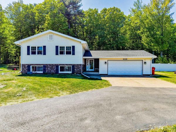 205 N Rose Street, Ishpeming Twp, MI 49849