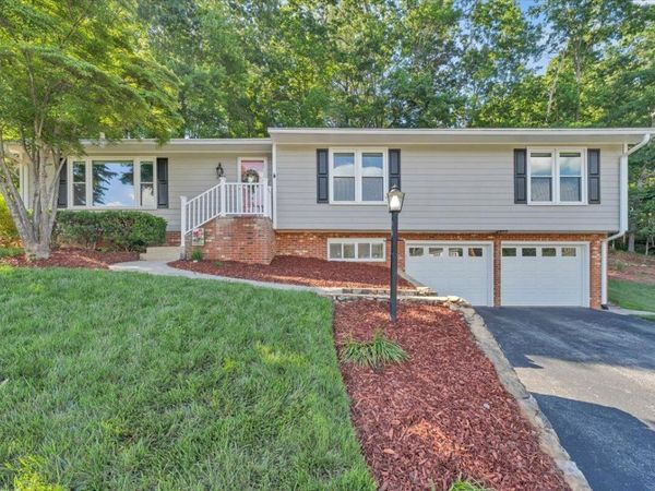 6132 Flamingo DR , Roanoke, VA 24018