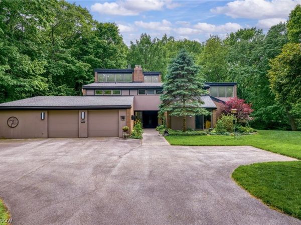 85 Winterberry Lane , Moreland Hills, OH 44022