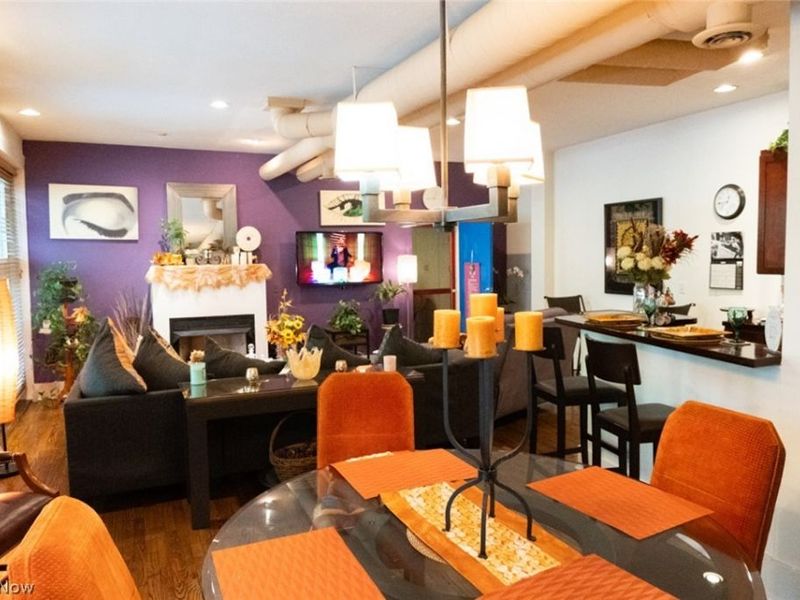 10304 Lake Shore Boulevard , Bratenahl, OH 44108 Photo 4