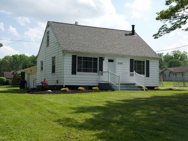 2526 Reeves Road NE, Howland, OH 44483