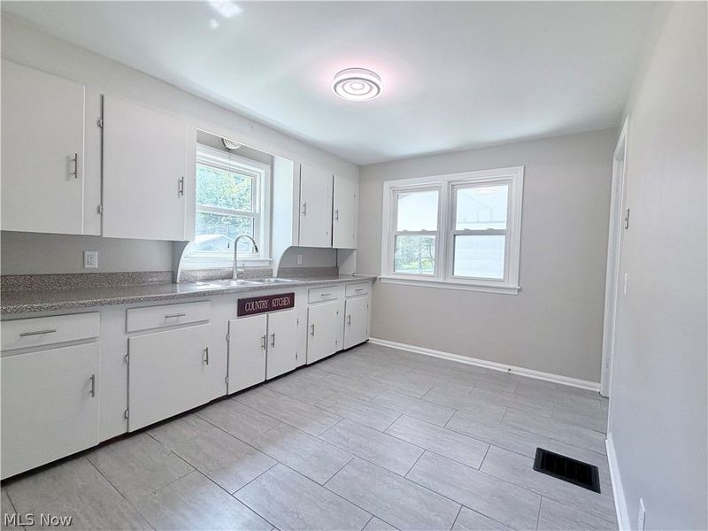 2526 Reeves Road NE, Howland, OH 44483 Photo 9