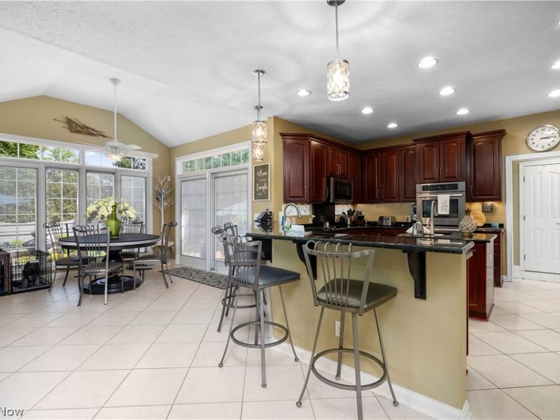 Westlake, OH 44145 Photo 16