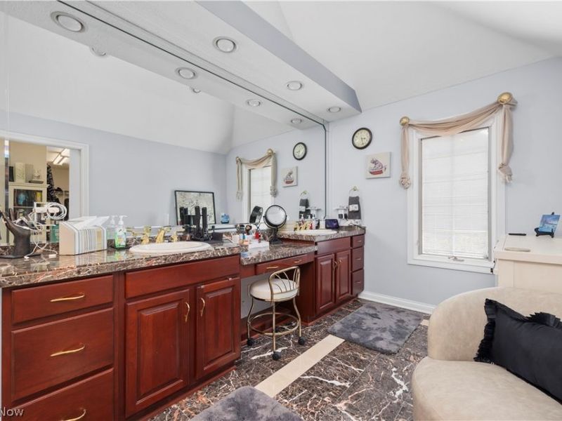 Westlake, OH 44145 Photo 29