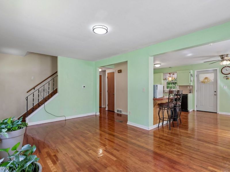 709 Berkeley Street , Kent, OH 44240 Photo 4