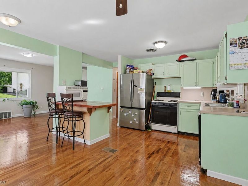 709 Berkeley Street , Kent, OH 44240 Photo 7