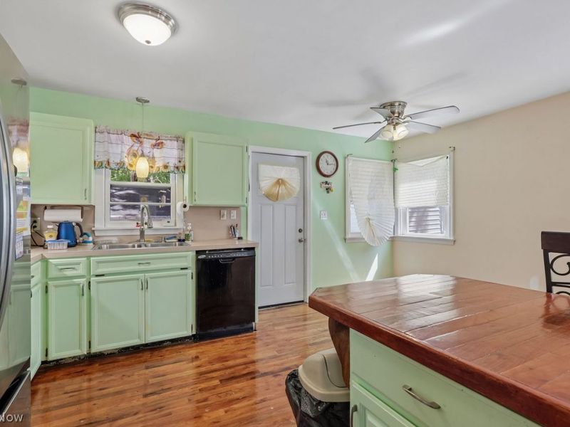 709 Berkeley Street , Kent, OH 44240 Photo 8
