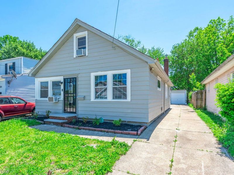 12525 McGowan Avenue , Cleveland, OH 44135 Photo 2
