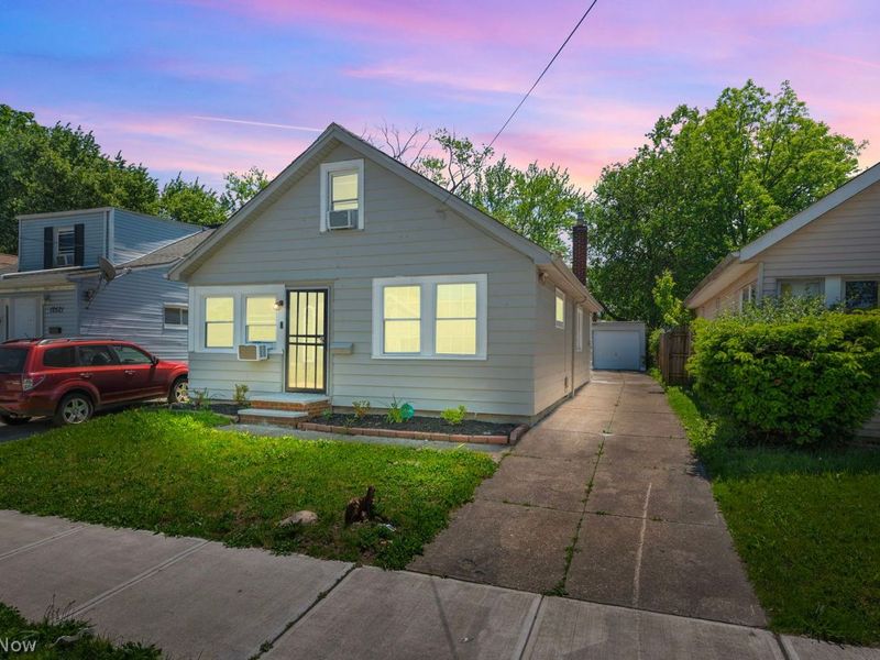 12525 McGowan Avenue , Cleveland, OH 44135 Photo 3