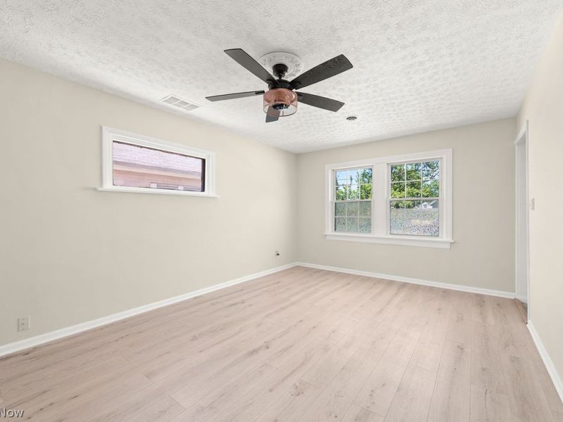 12525 McGowan Avenue , Cleveland, OH 44135 Photo 5