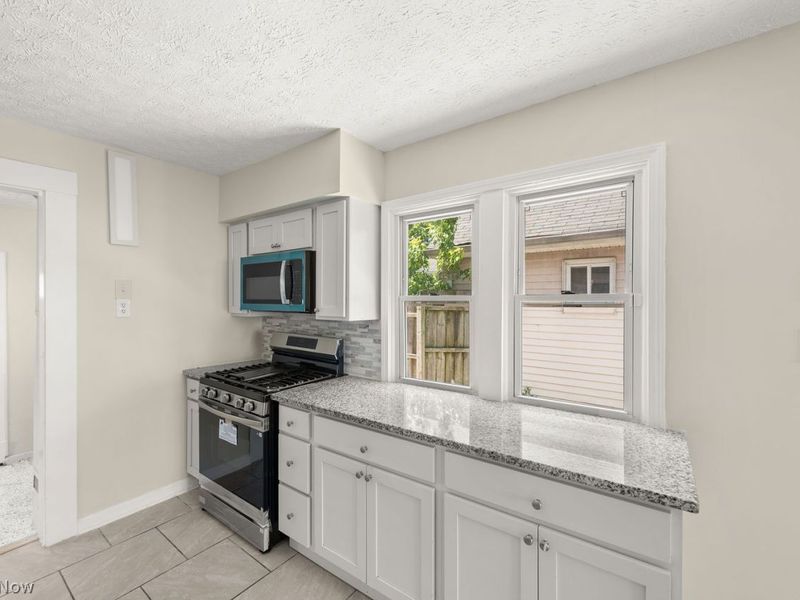 12525 McGowan Avenue , Cleveland, OH 44135 Photo 9