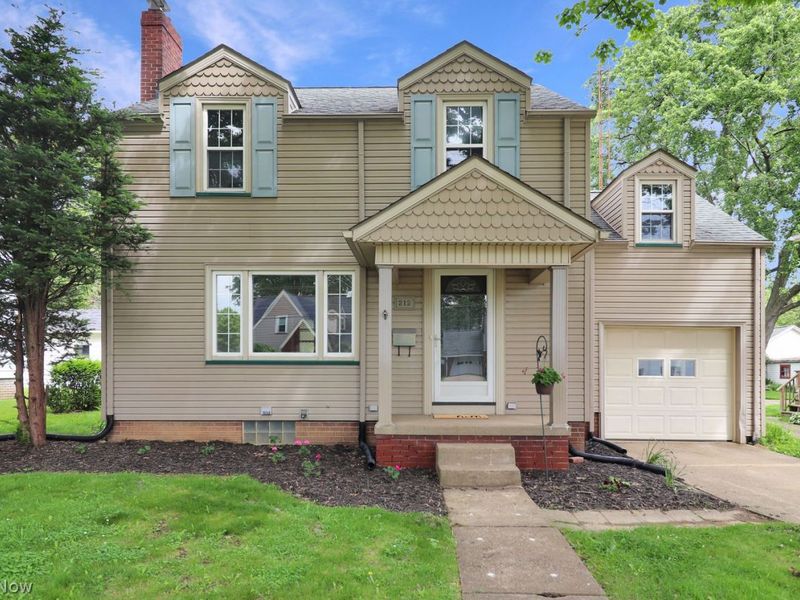 212 Raff Road NW, Canton, OH 44708 Photo 2
