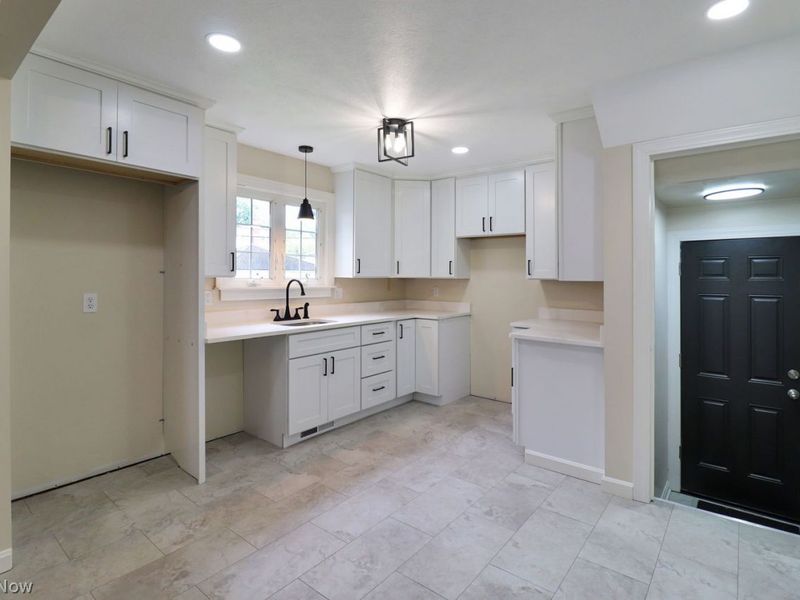 212 Raff Road NW, Canton, OH 44708 Photo 9