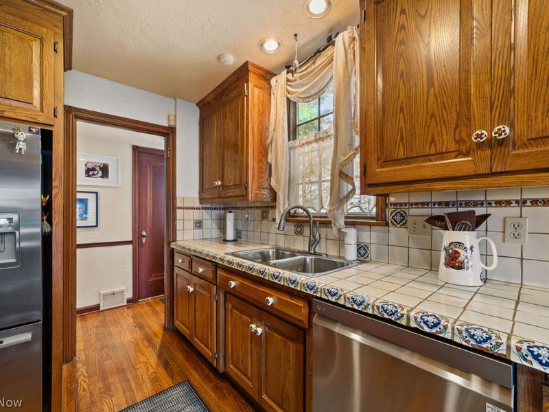 23718 Cliff Drive , Bay Village, OH 44140 Photo 16