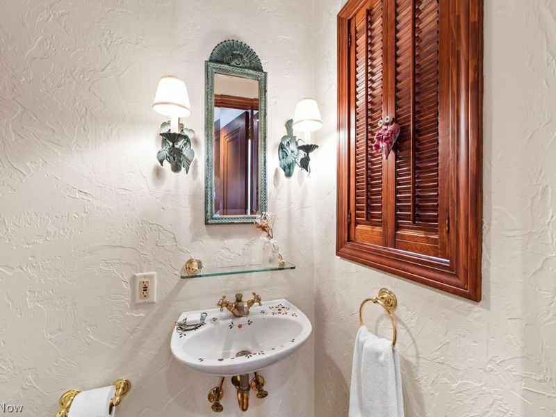 23718 Cliff Drive , Bay Village, OH 44140 Photo 19